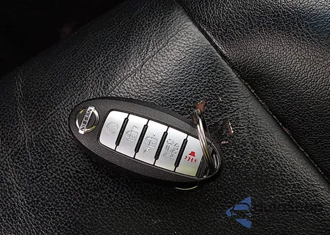 2015 Nissan Pathfinder Sl z USA, uszkodzony, nr VIN 5N1AR2MMXFC719276